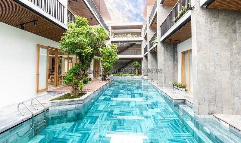 Đá sọc dưa xanh 30x60 ốp hồ bơi tạo nên cảm giác gần gũi thiên nhiên và tự nhiên hơn Đá sọc dưa 30x60 hồ bơi