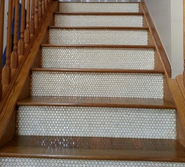 Gạch mosaic trang trí ốp cầu thang