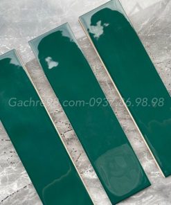 Gạch thẻ 68x280 xanh lá cây