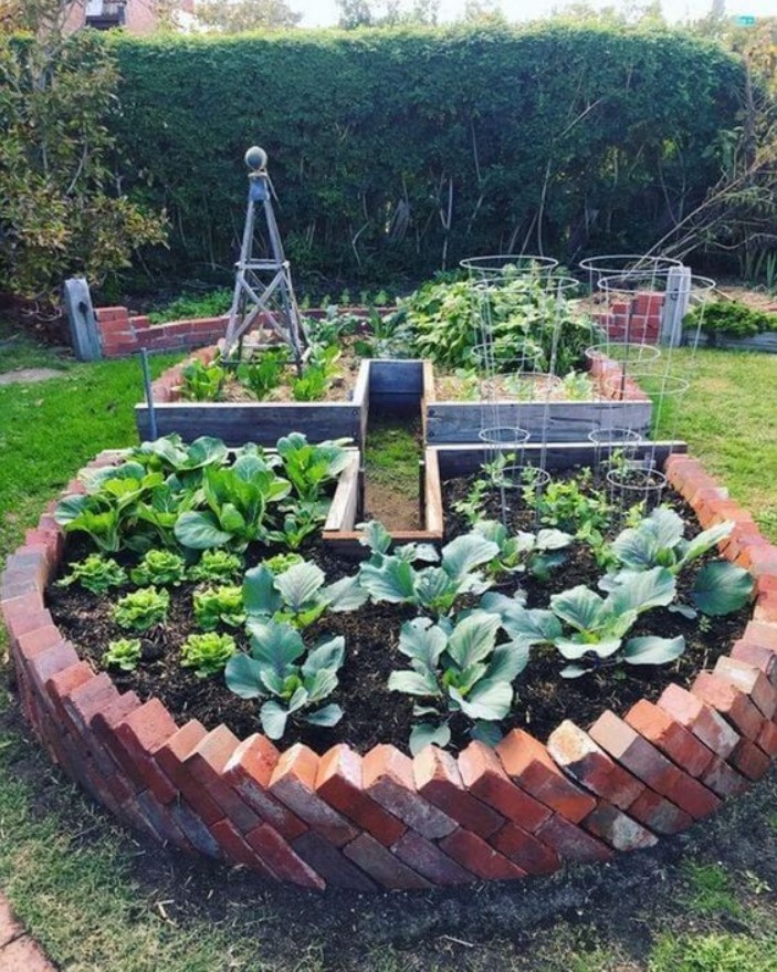 Stacked Brick Planter To Grow Vegetables